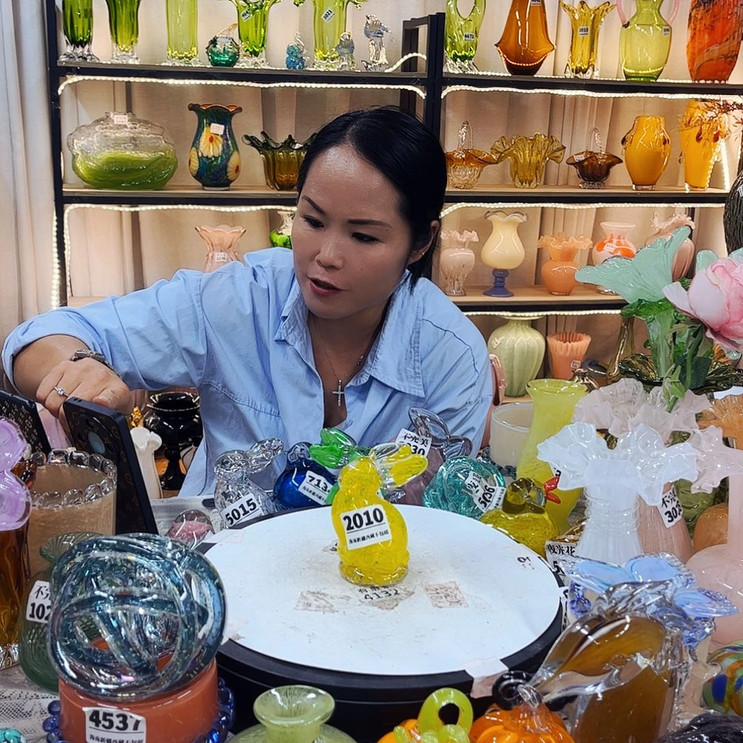 兔子家悦美居琉璃摆件