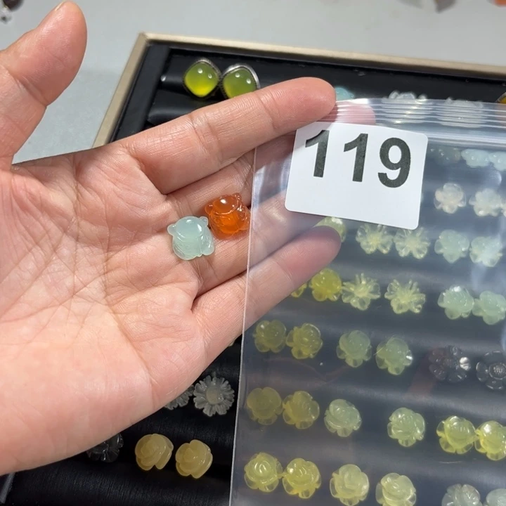 蛇纹石玉耳饰未镶嵌伊*