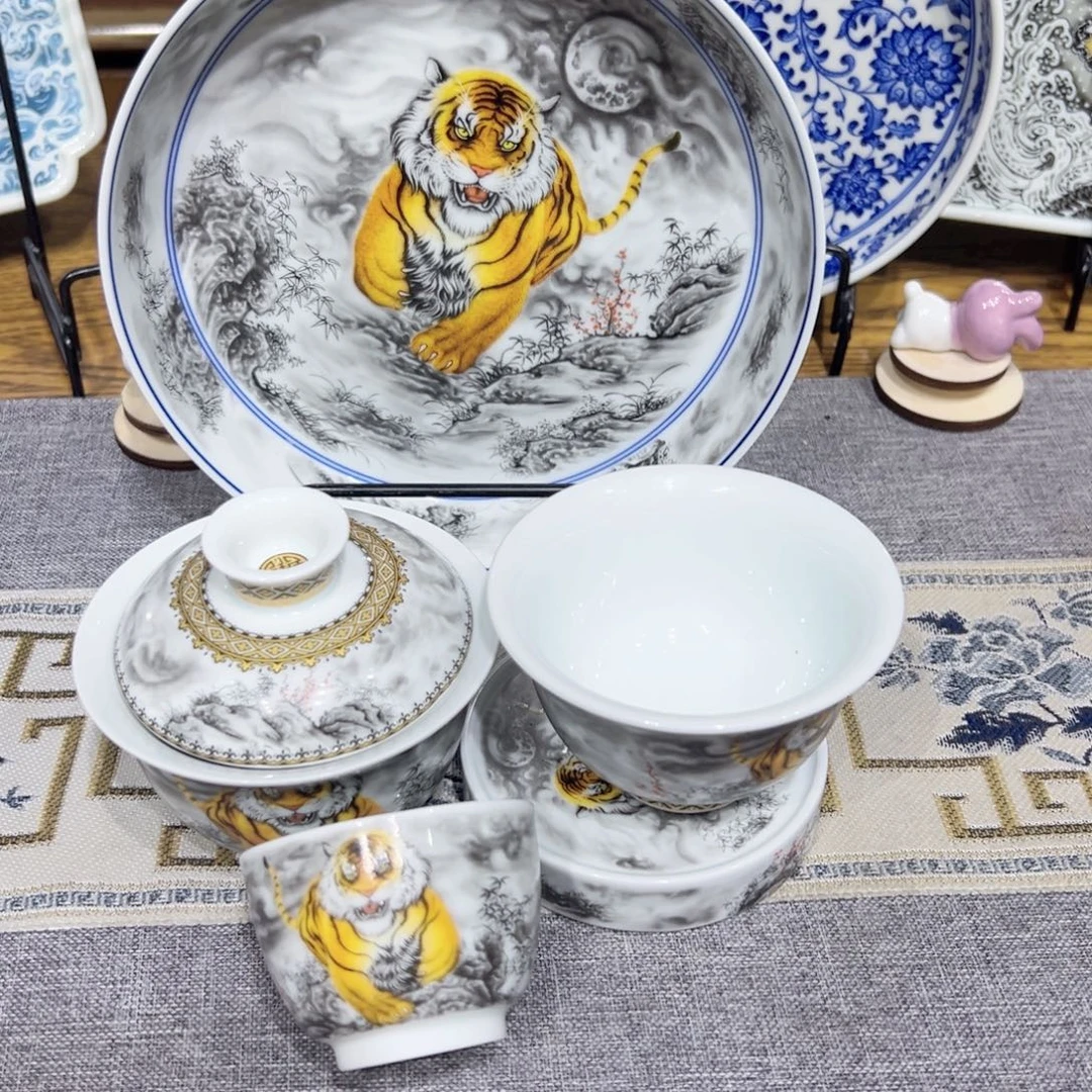 景德镇陶瓷学院等多家单位建立合作