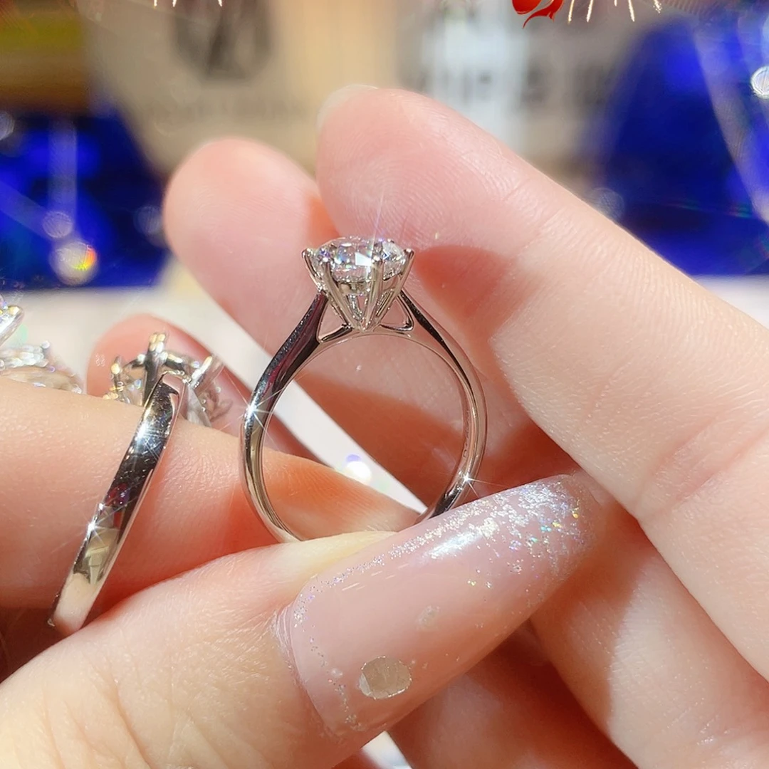 实验室培育钻石18K金镶嵌昆****厂1.06F-G/VVS