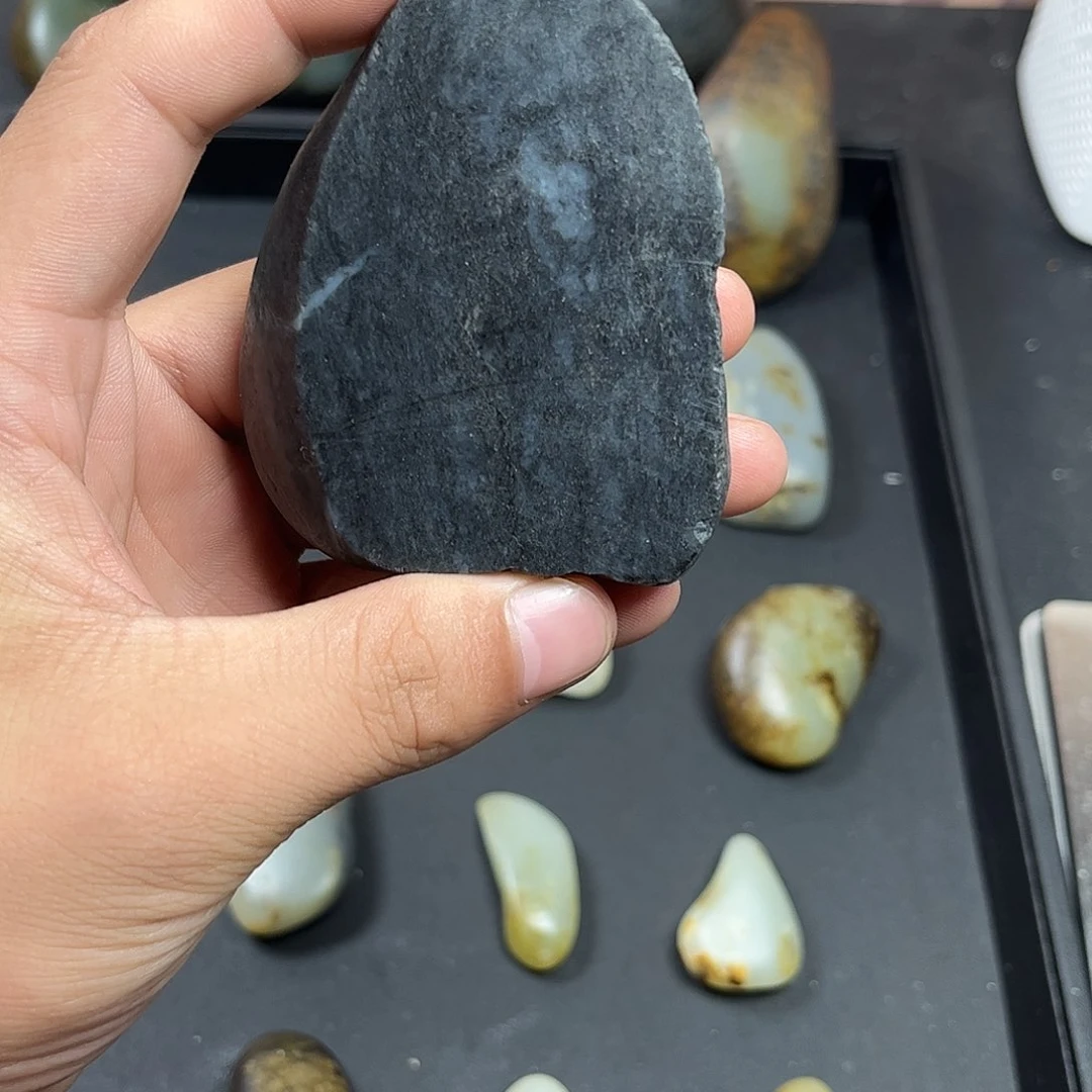 那***啥和田玉（糖玉）未镶嵌颈饰