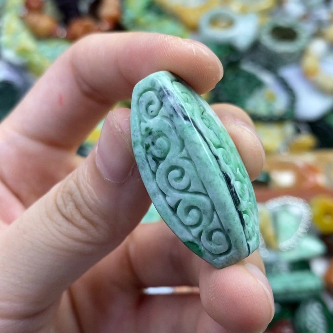 翡翠未镶嵌颈饰吊坠