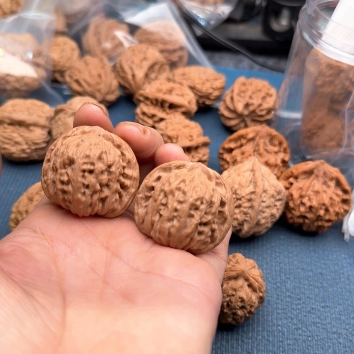 小***木吊坠文玩核桃35.5汉高楼