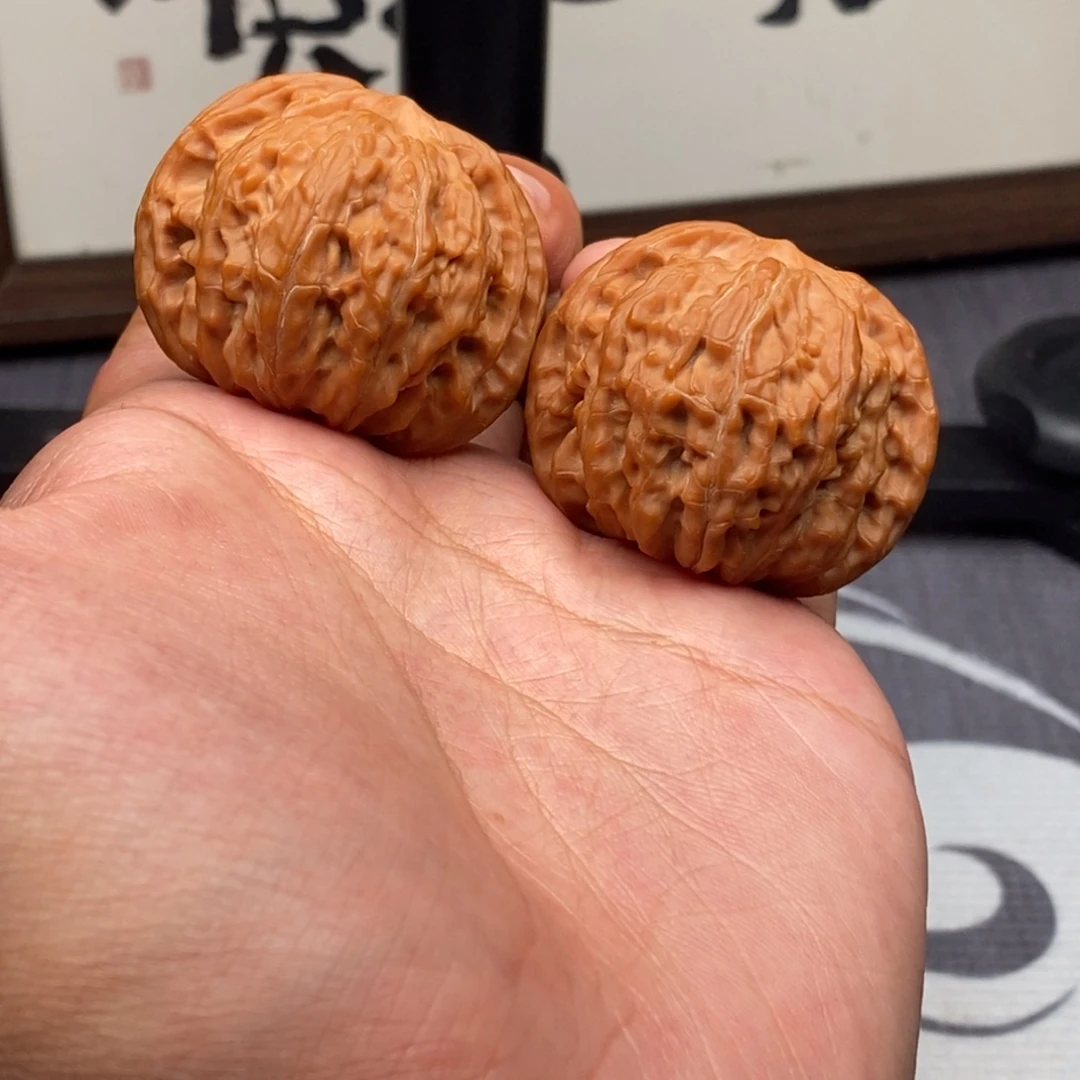 文玩核桃把件全品山字尖正磨41