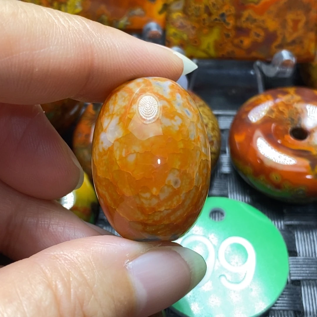 未镶嵌颈饰玛瑙/玉髓秋**语