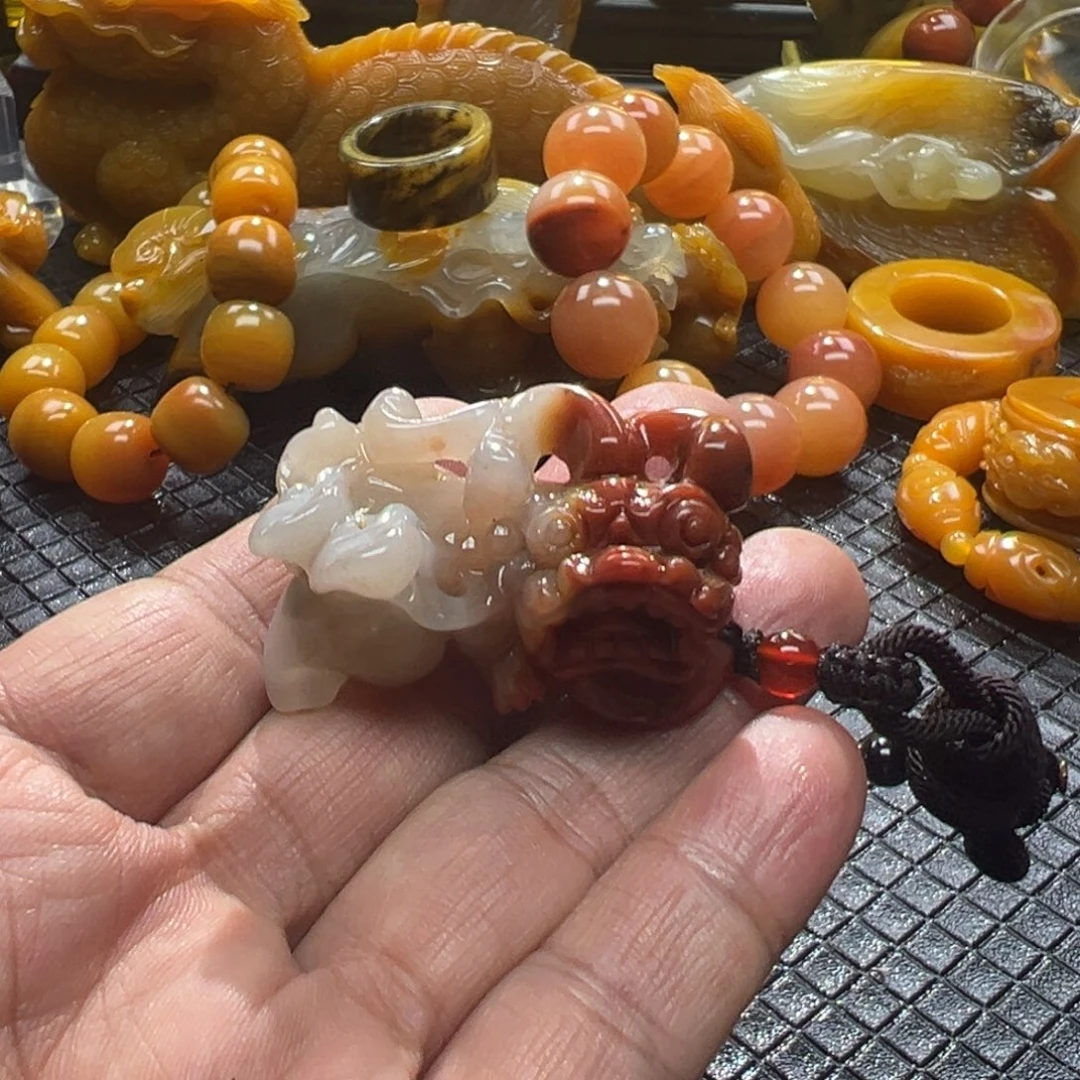 石英质玉未镶嵌颈饰