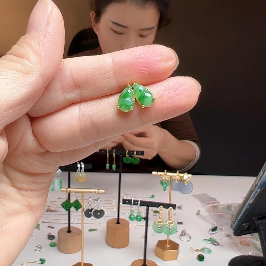小****翡翠银S925镶嵌耳饰天然翡翠
