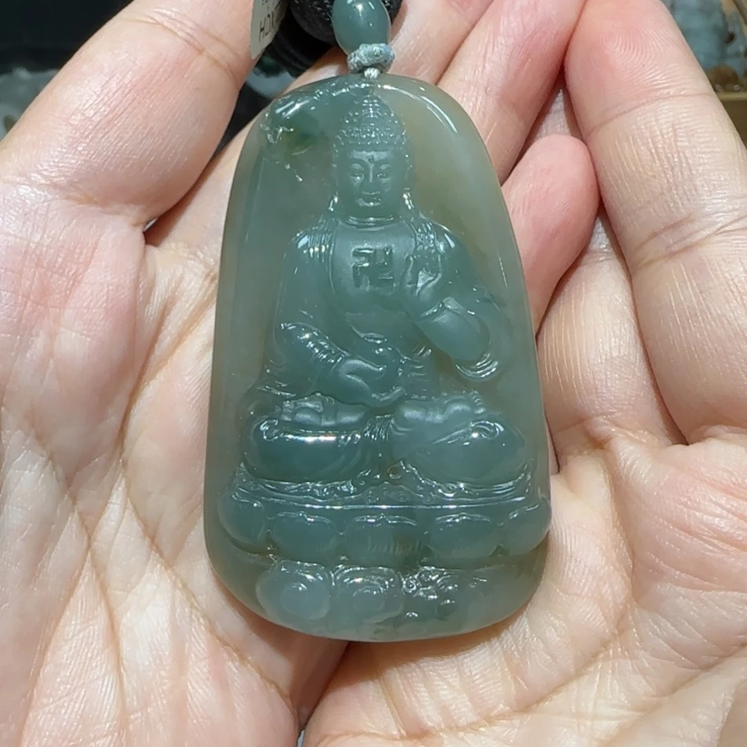 俊***具颈饰未镶嵌翡翠。。