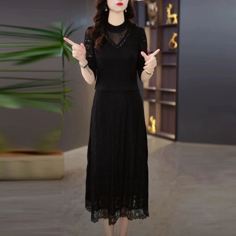 勾花蕾丝轻奢高贵女装2025秋季新款高级感黑色假两件打底连衣裙子