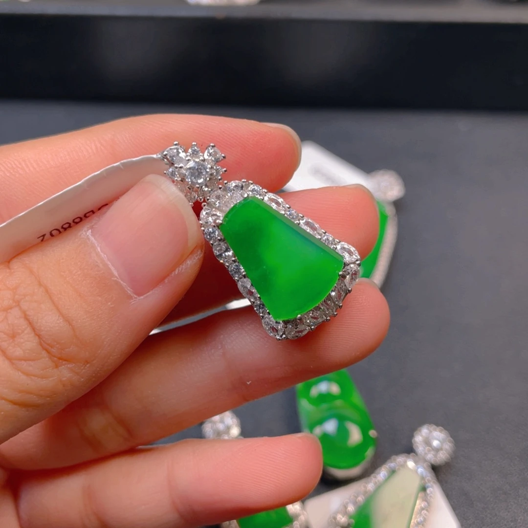 翡翠银S925镶嵌颈饰无事牌