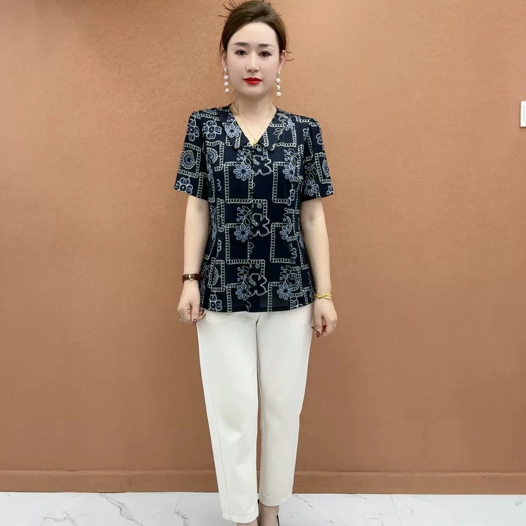 夏季新款娃娃领中老年气质女装洋气小衫妈妈装宽松印花显瘦遮肚