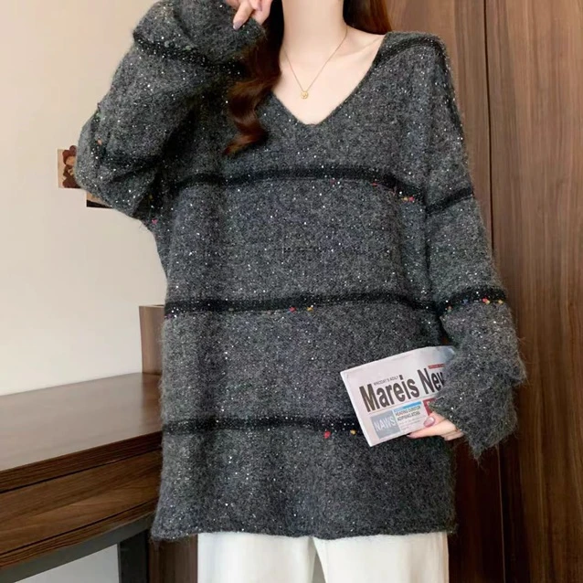 ANYUMO/安妤茉9926秋冬季大条纹亮片细小彩片V领毛衣套头款宽松女