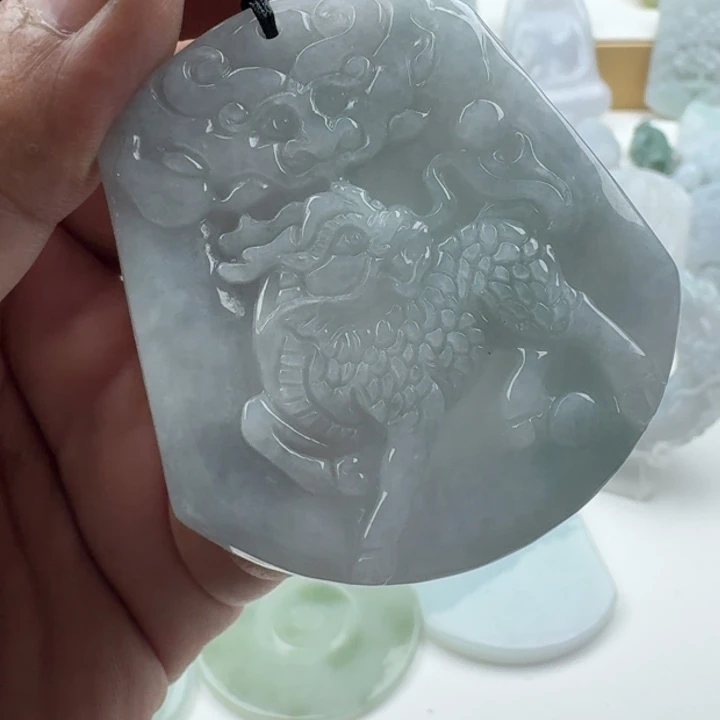 翡翠未镶嵌颈饰天然缅甸A货翡翠