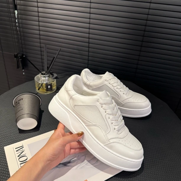 于洋男装轻奢·春夏高质感超轻舒适透气牛皮配网简约百搭小白鞋