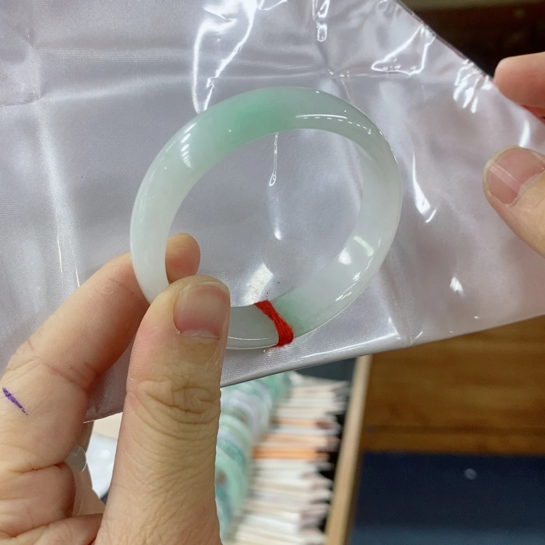 翡翠未镶嵌手镯翡翠