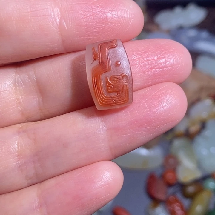 璞***方南红玛瑙未镶嵌颈饰