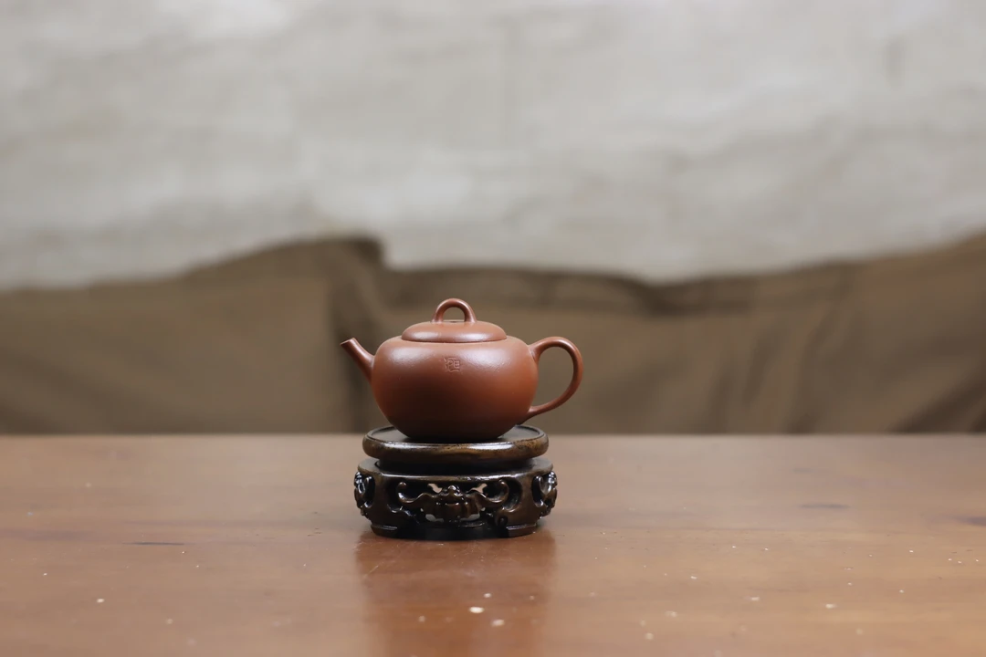 【旭壶山房底款】朱泥渔乐十四代（柿柿如意壶）-容量180cc左右。