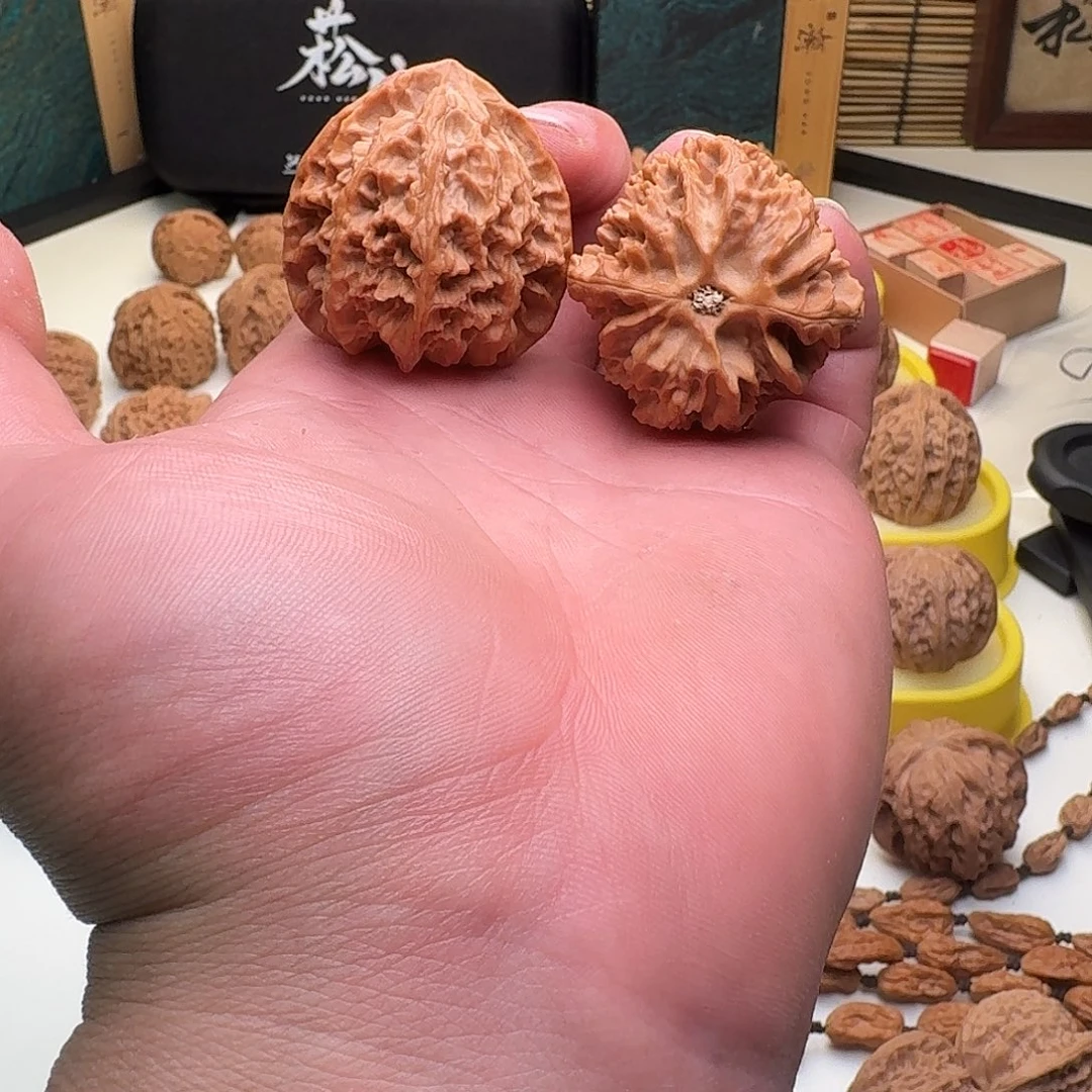 把件文玩核桃40三角苹果 4号。