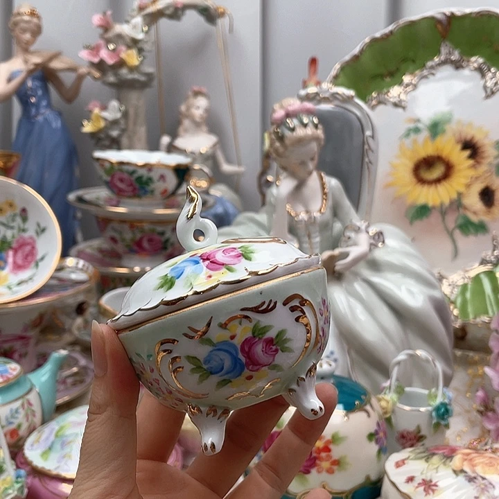 杯碟陶瓷摆件陶瓷