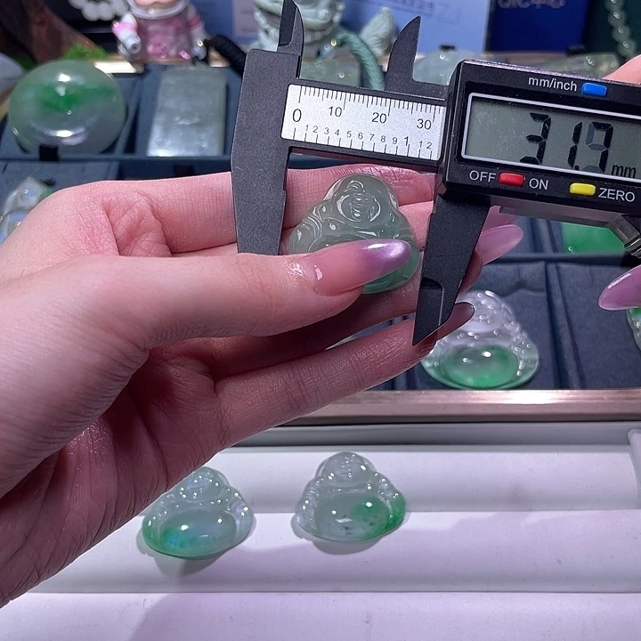 翡翠未镶嵌颈饰4号