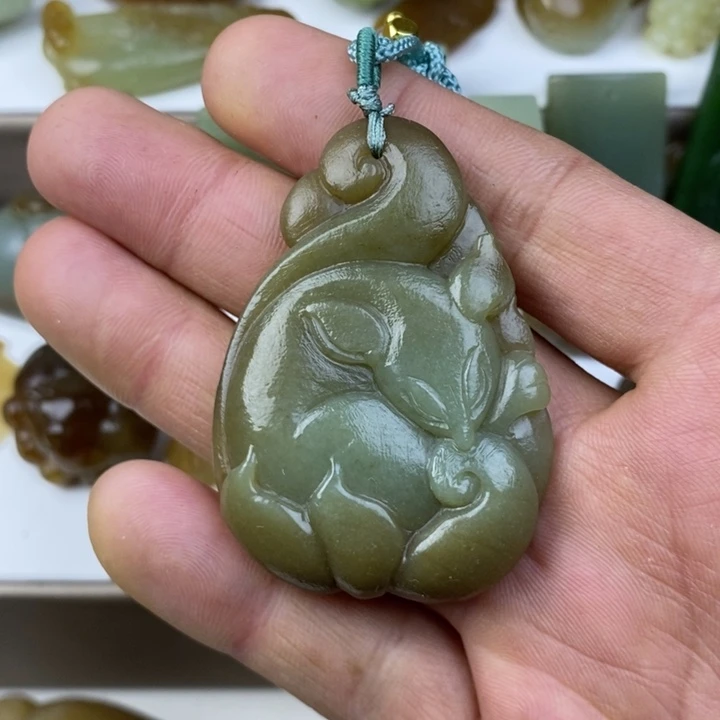 和田玉（糖玉）未镶嵌颈饰
