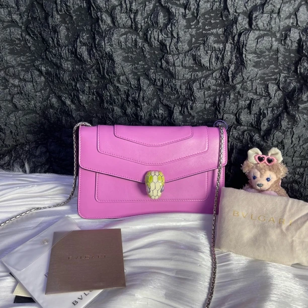 95新 BVLGARI/宝格丽 宝格丽粉紫色经典蛇头翻盖链条斜挎包