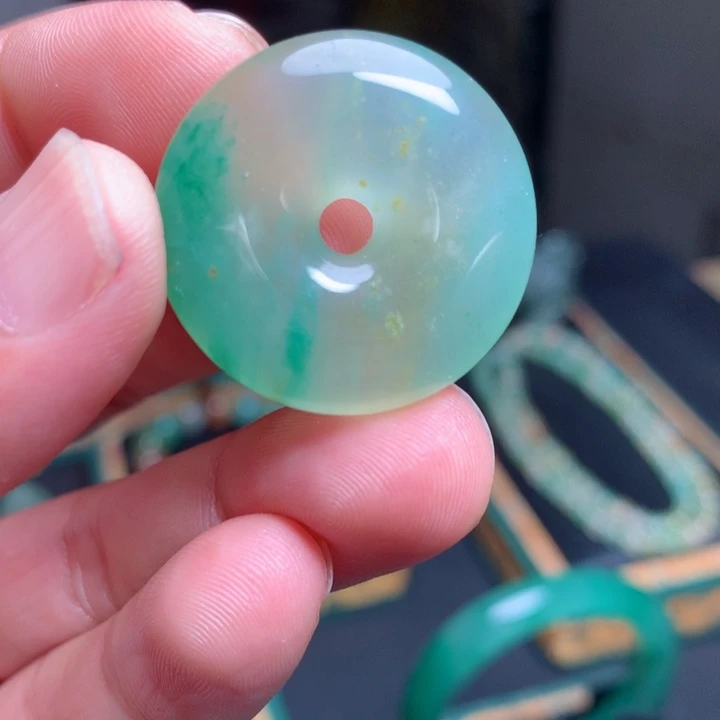 石英质玉未镶嵌吊坠(不含链)