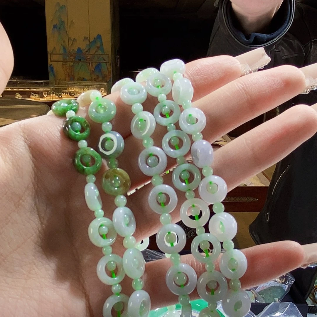 翡翠颈饰未镶嵌多样性仅发一件