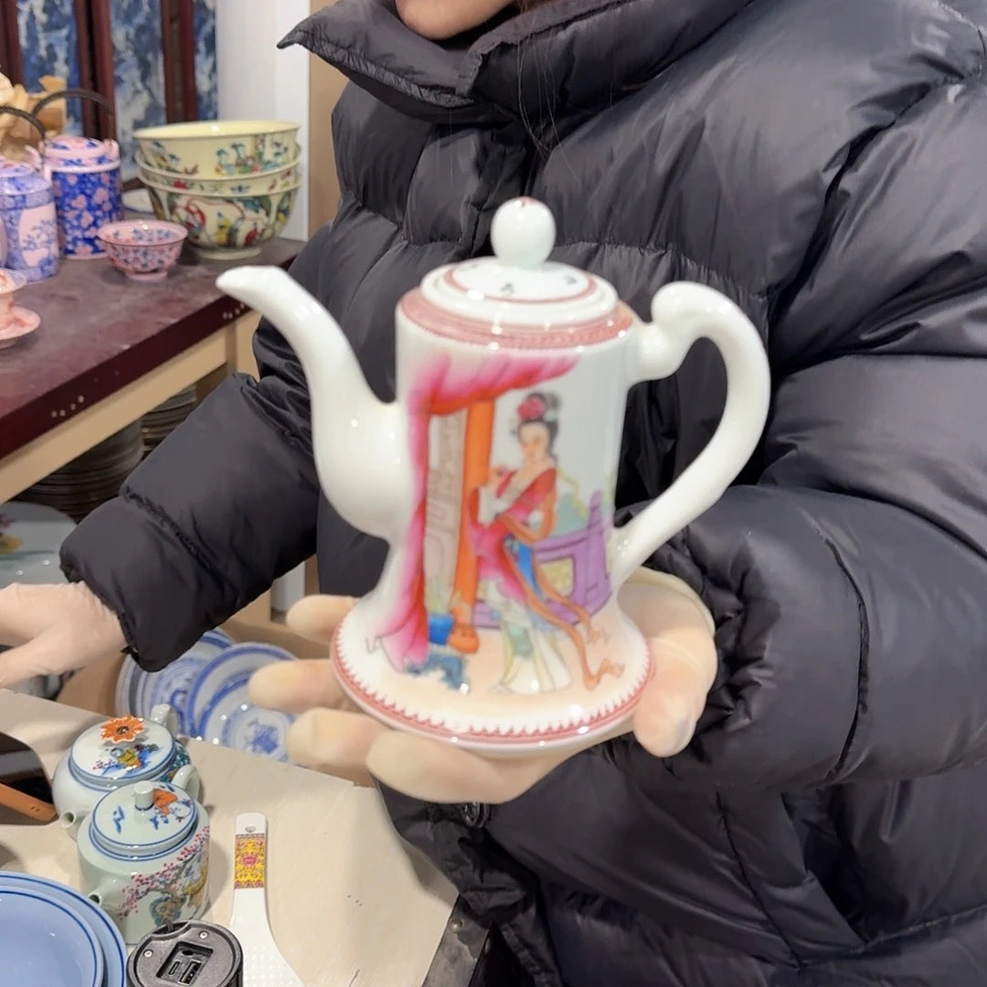 瓷摆件/////景德镇陶瓷瓷器。