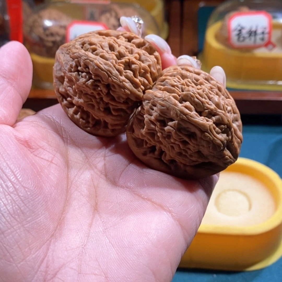 【闪购商品】文玩核桃吊坠捕**影虎头王