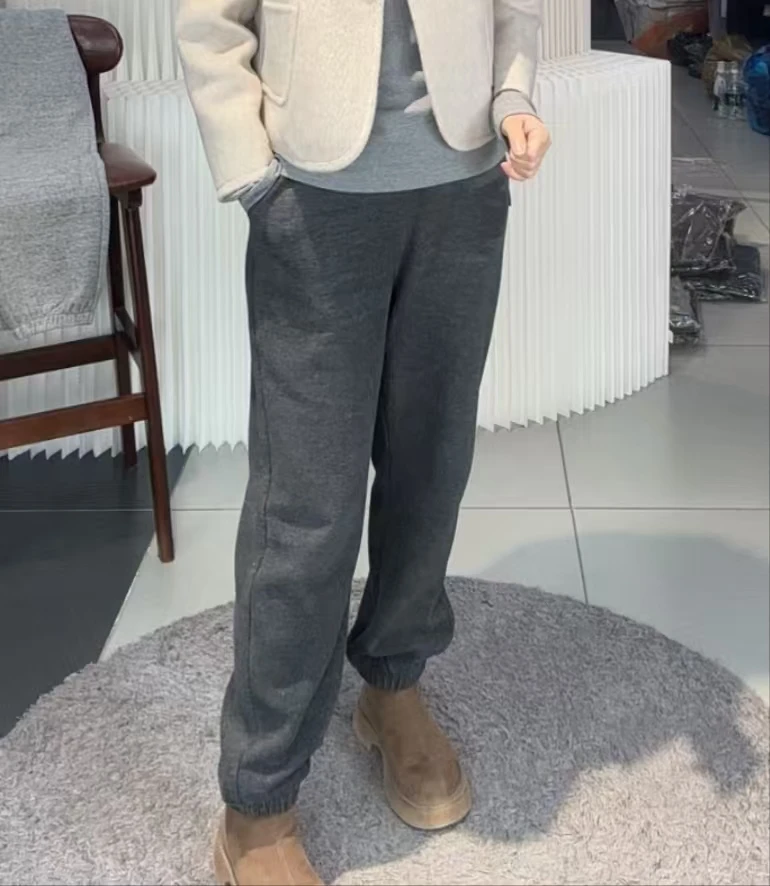 涛姐服饰 25年早春款 两色收脚卫裤 FM250520