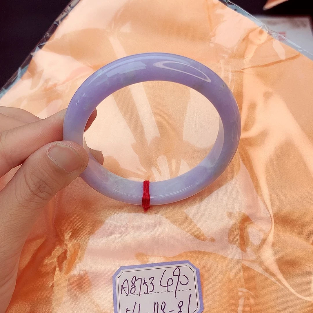 翡翠手镯未镶嵌翡翠