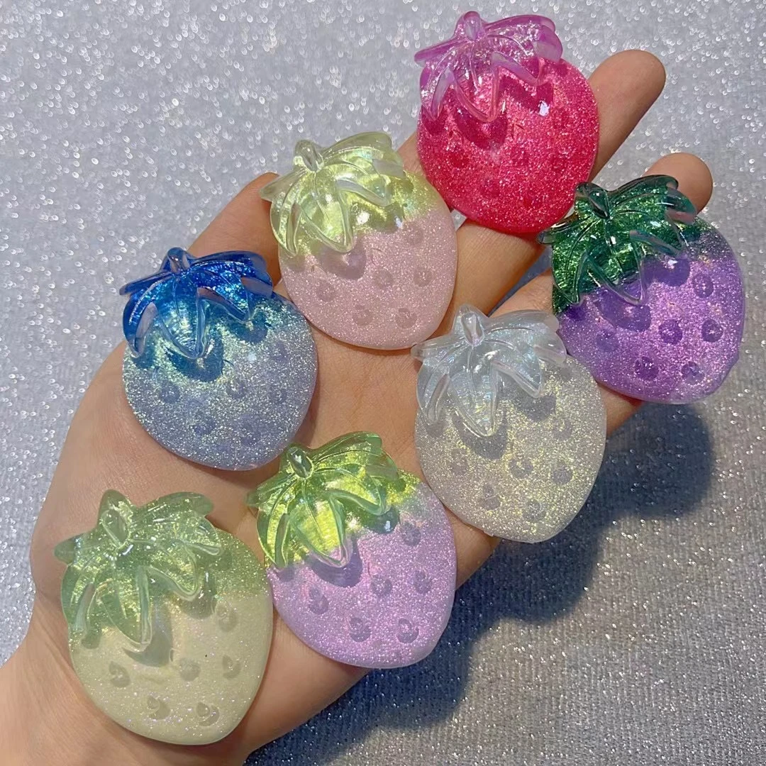 小六专场【萤火夜光冰透超大草莓】极限六选二（拍就送50包冰块