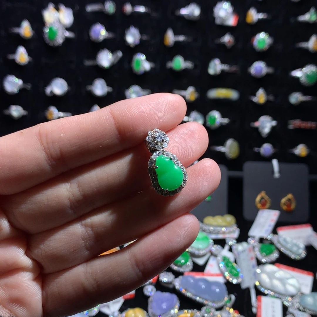 翡翠颈饰银S925镶嵌鸡**圈天然翡翠