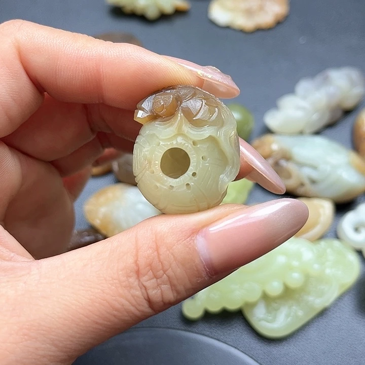 【闪购商品】颈饰未镶嵌和田玉