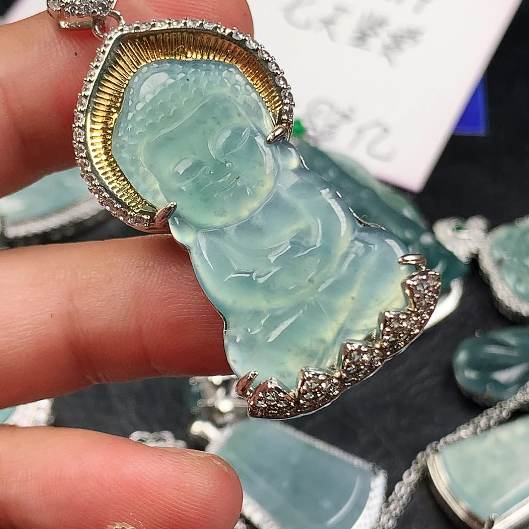 翡翠未镶嵌颈饰宝宝佛