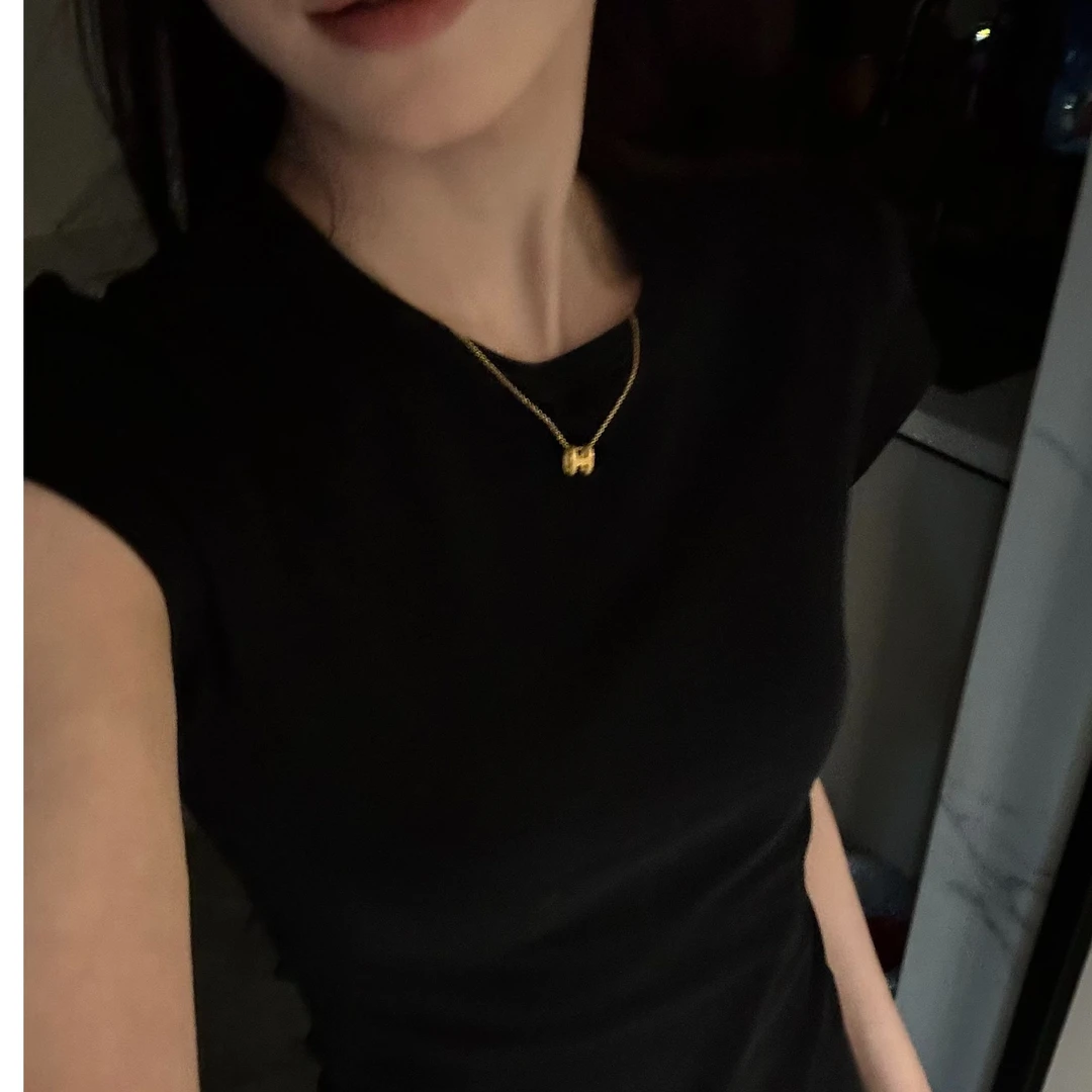 Tomorrow BY Gain新款感韩系正肩神仙百搭简约圆领修身针织短袖T