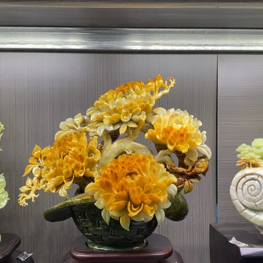 用***8蛇纹石玉未镶嵌珠宝奇石