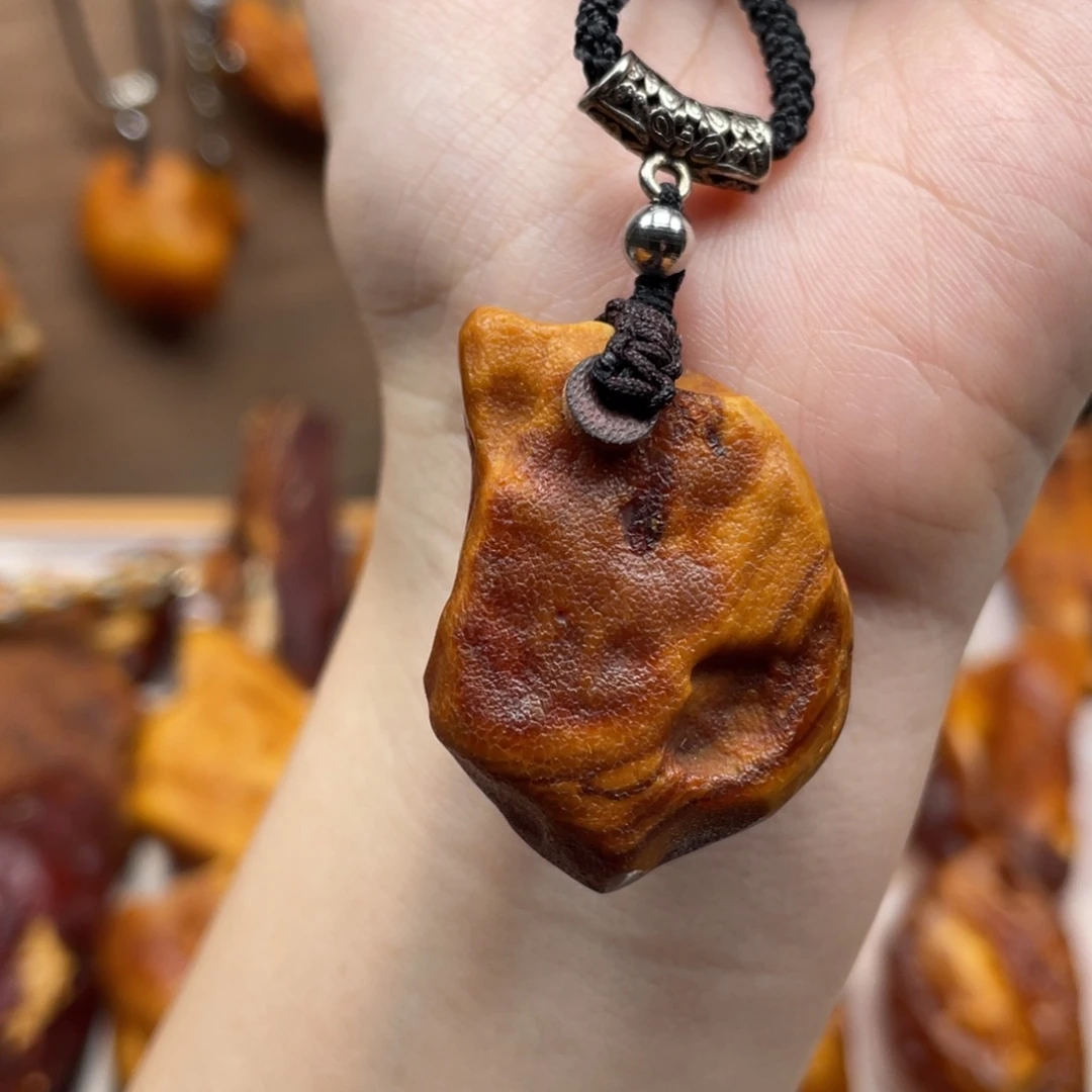 琥珀未镶嵌珠宝奇石