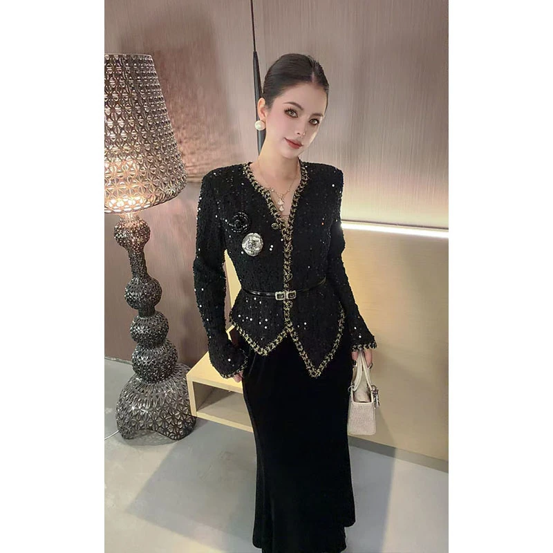 （不配腰带和胸针）V领小香拼接亮片短外套WT31266