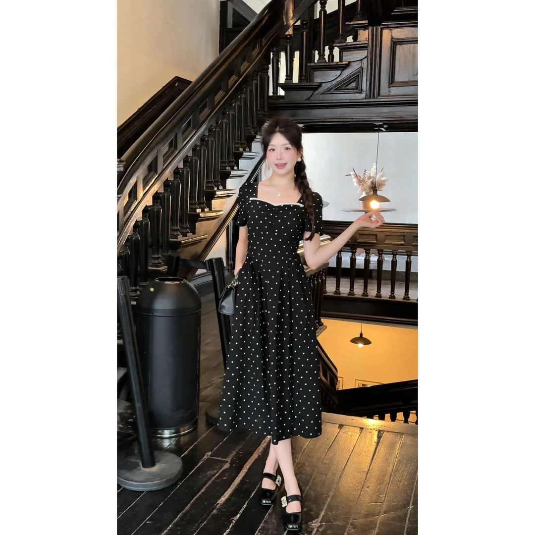 《黑巧甜心》夏季气质收腰显瘦桃心领中长款连衣裙