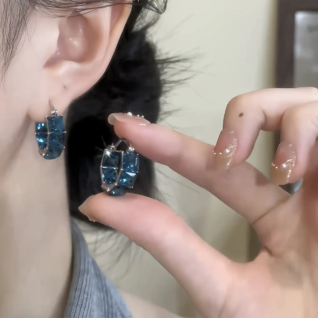 铜合金耳饰 轻奢蓝色方形锆石耳扣女时尚百搭气质耳环高级感耳饰