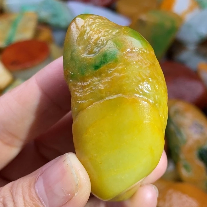 翡翠未镶嵌颈饰缅甸