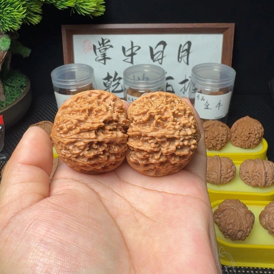文玩核桃吊坠扫尖打底爆肉满肉满天星42
