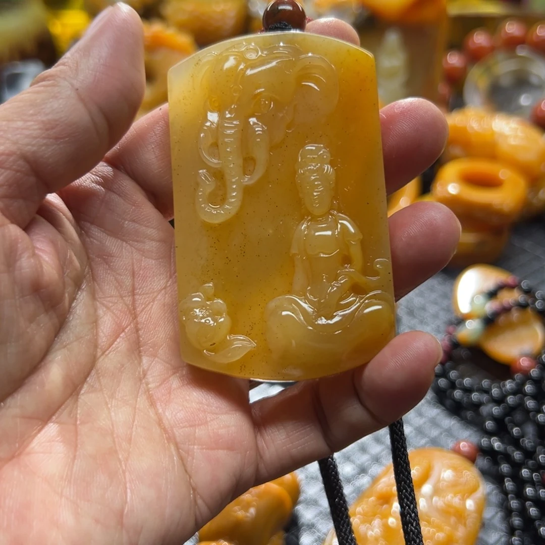 石英质玉未镶嵌颈饰
