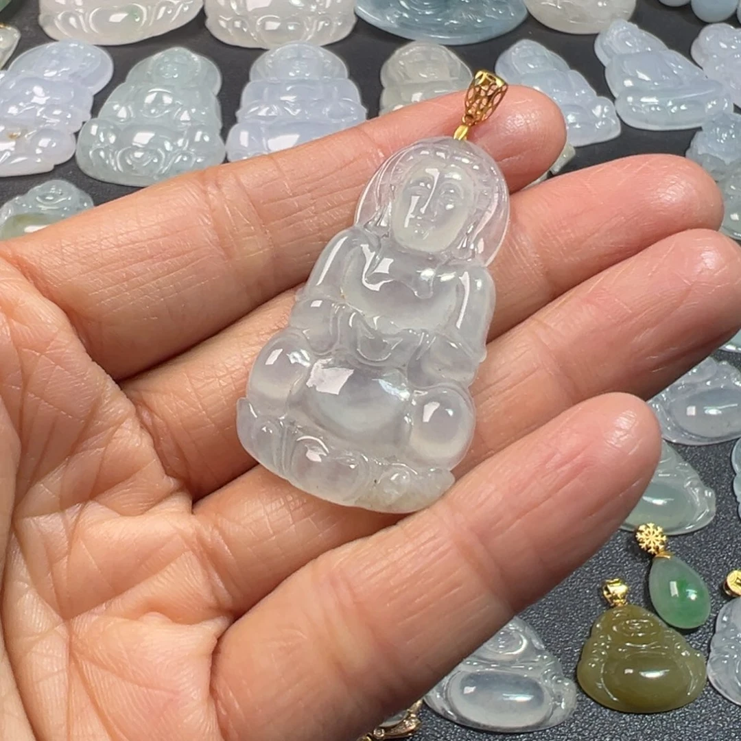 翡翠18K金镶嵌颈饰观音