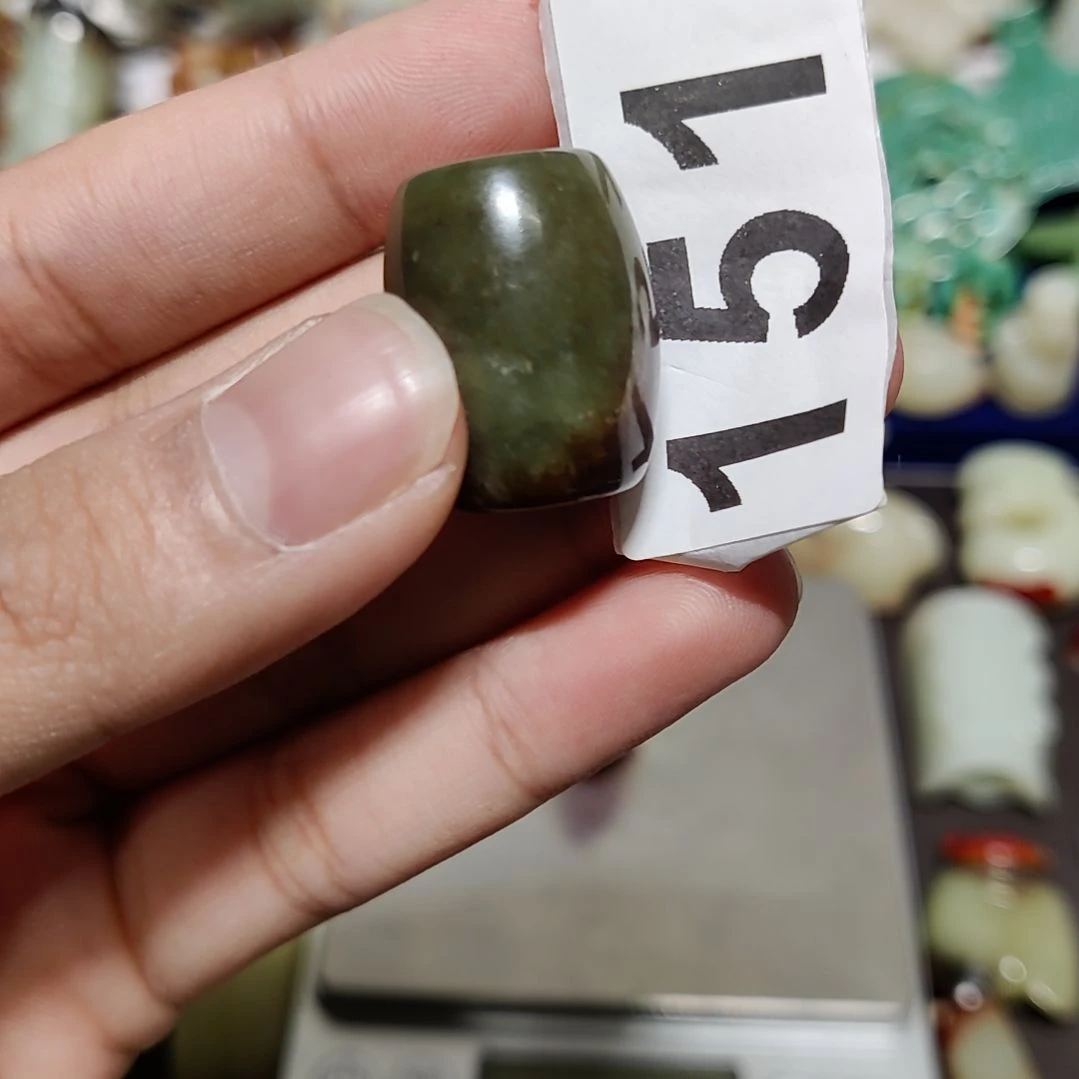 透闪石质玉未镶嵌颈饰