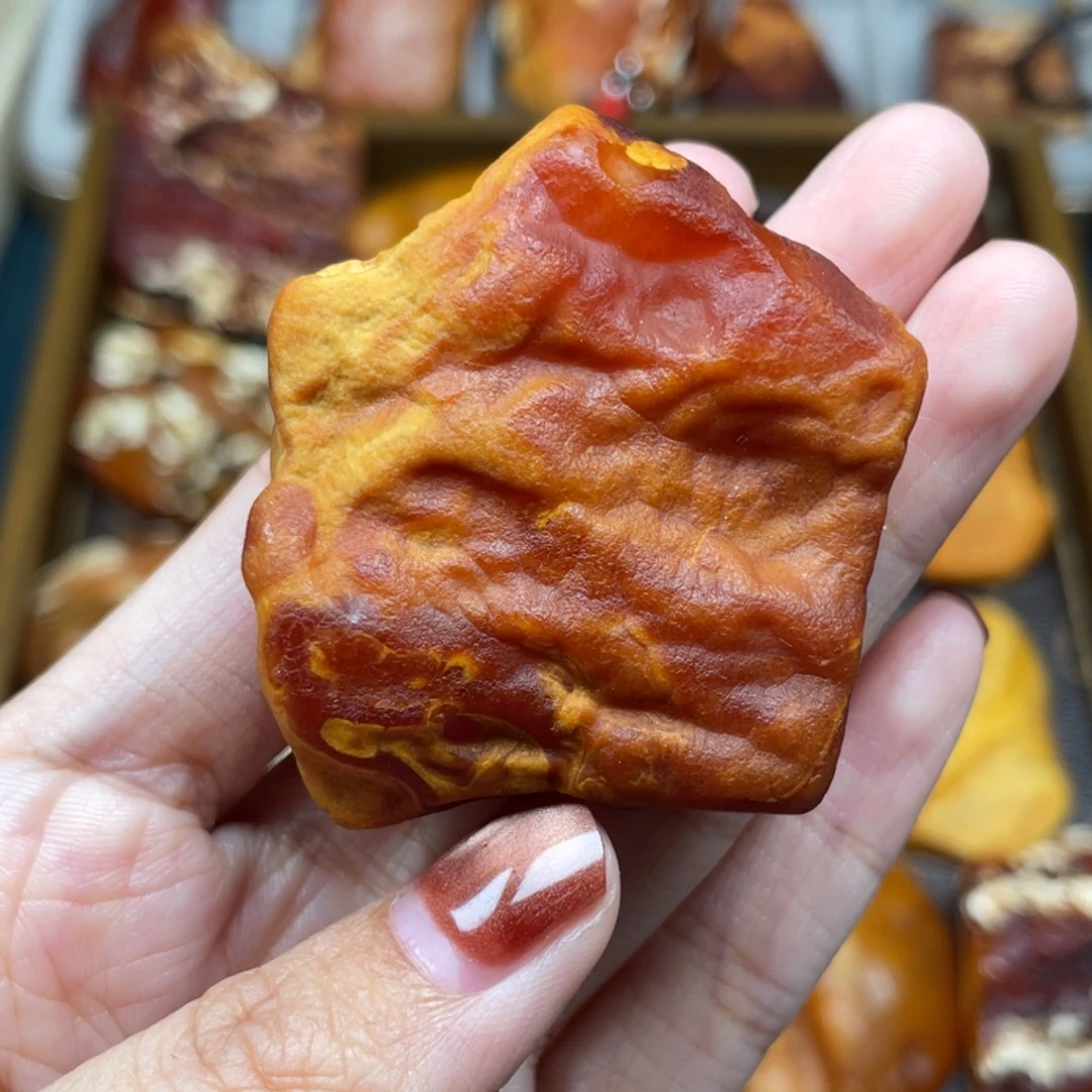 琥珀未镶嵌珠宝奇石