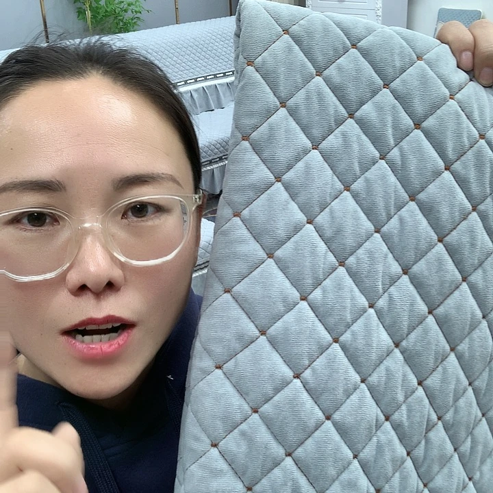 曾***梅雪尼尔月光灰330+240+妃+1扶手