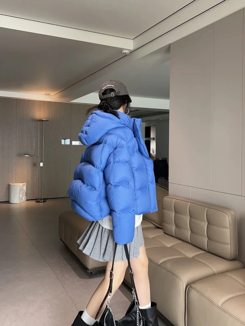 【明星同款】2025冬季新款短款克莱因蓝女士连帽可拆卸保暖羽绒服